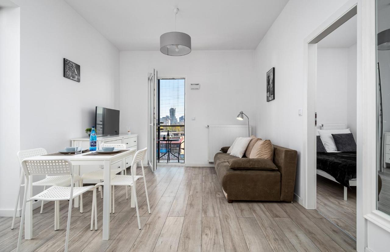 ワルシャワApartament Ks Wola Prymasa 407アパートメント エクステリア 写真