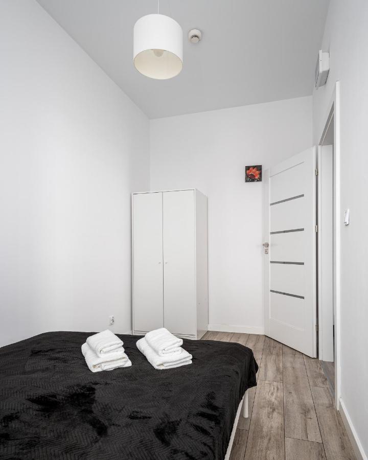 ワルシャワApartament Ks Wola Prymasa 407アパートメント エクステリア 写真