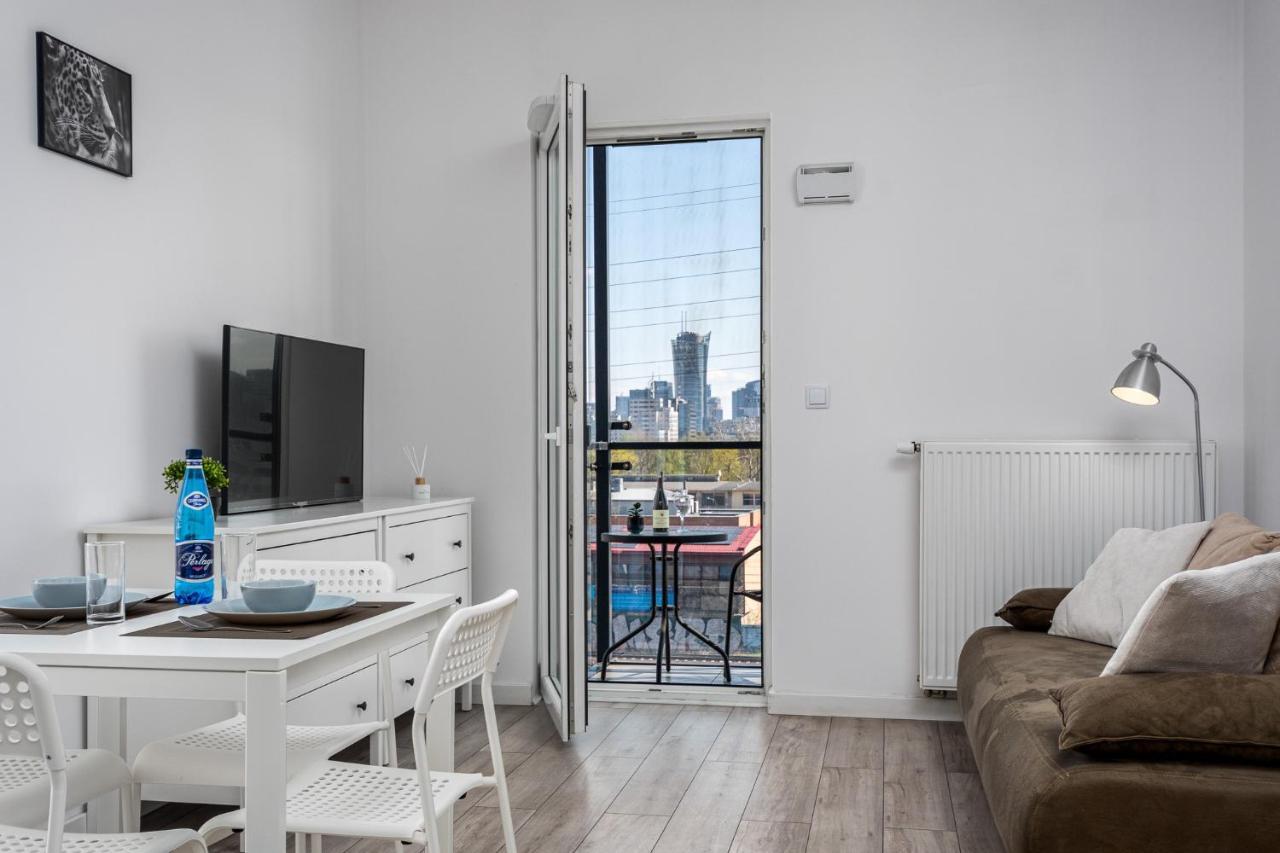 ワルシャワApartament Ks Wola Prymasa 407アパートメント エクステリア 写真