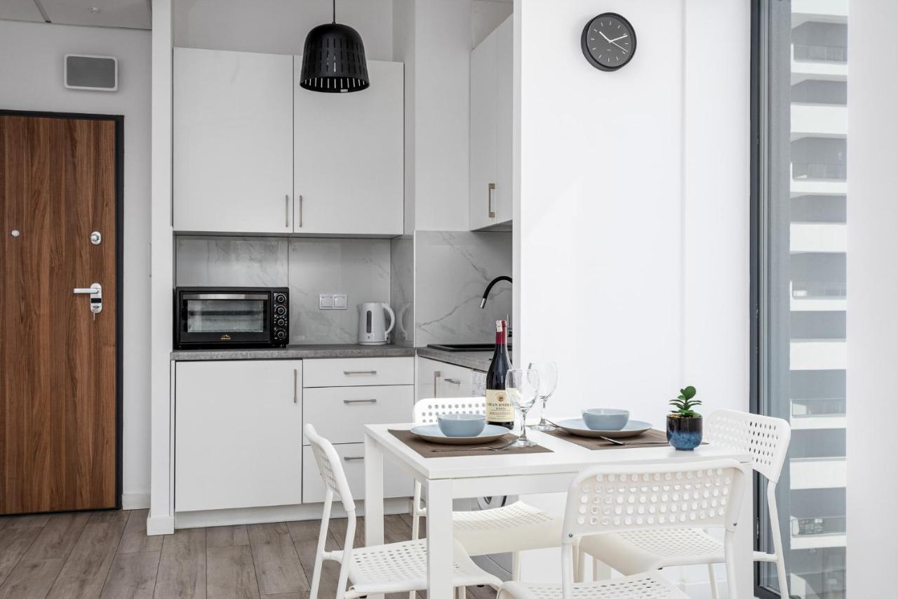 ワルシャワApartament Ks Wola Prymasa 407アパートメント エクステリア 写真
