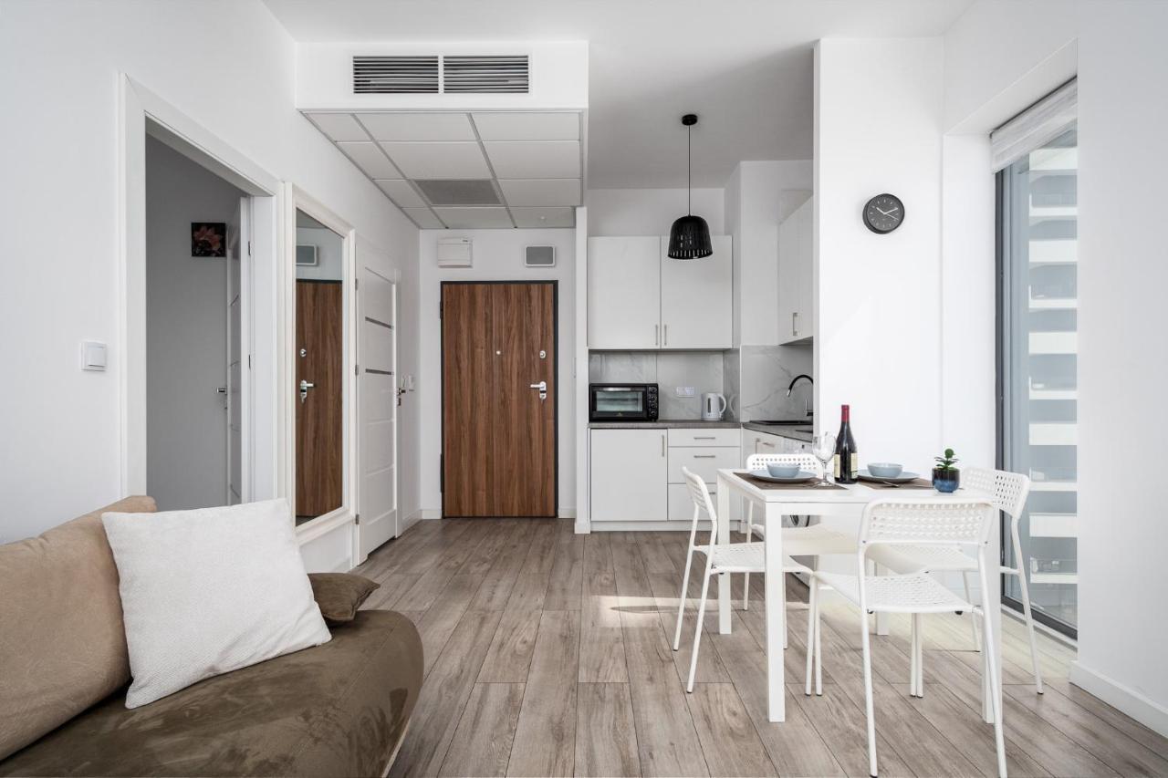 ワルシャワApartament Ks Wola Prymasa 407アパートメント エクステリア 写真
